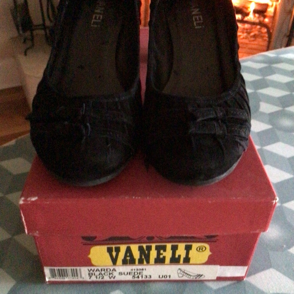 Vaneli Warda Black Suede Women’s Shoes Size 7.5W